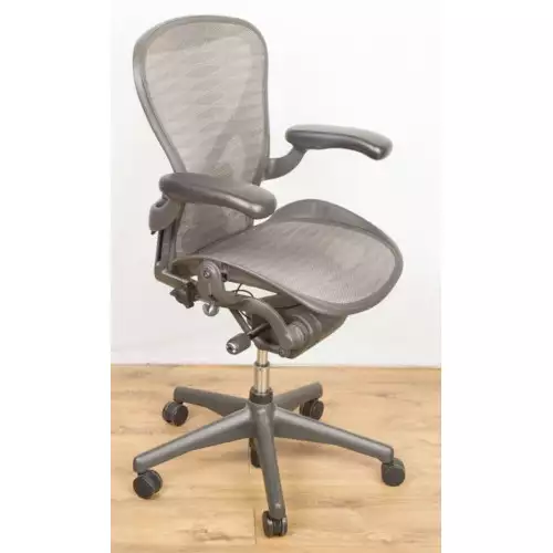 Herman Miller Aeron with Wavy Grey Mesh , Adjustable Arms and Lumbar Pad (Refurbished)